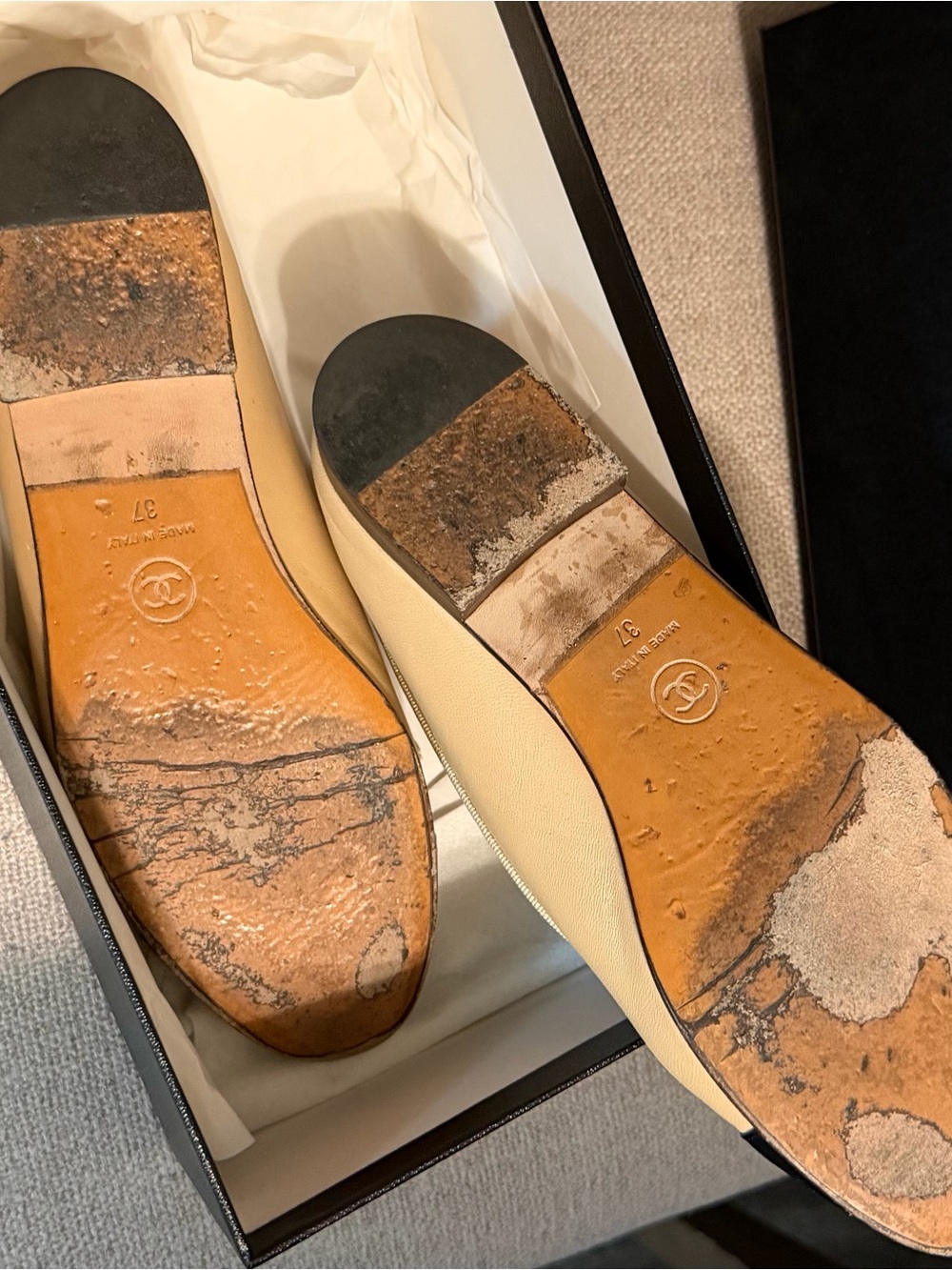 CHANEL Beige Leather Ballet Flats with Black Cap Toe and CC Logo Size 37 - Picture 3 of 7